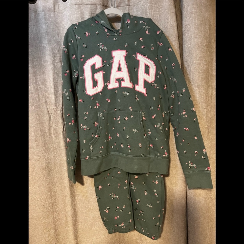 Gap Girls green with floral flowers set